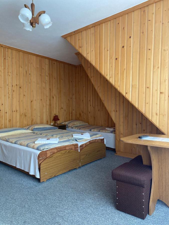 Pokoje Goscinne Madzia Poronin Exterior photo